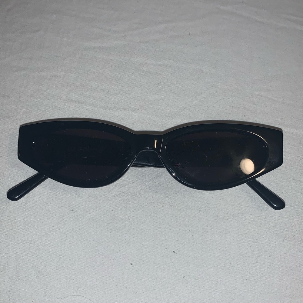 Lu Goldie Small Cateye Sunglasses Black